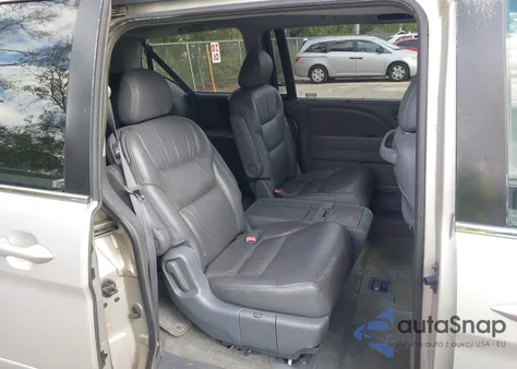 2006 Honda Odyssey Touring z USA, uszkodzony, nr VIN 5FNRL388X6B128556